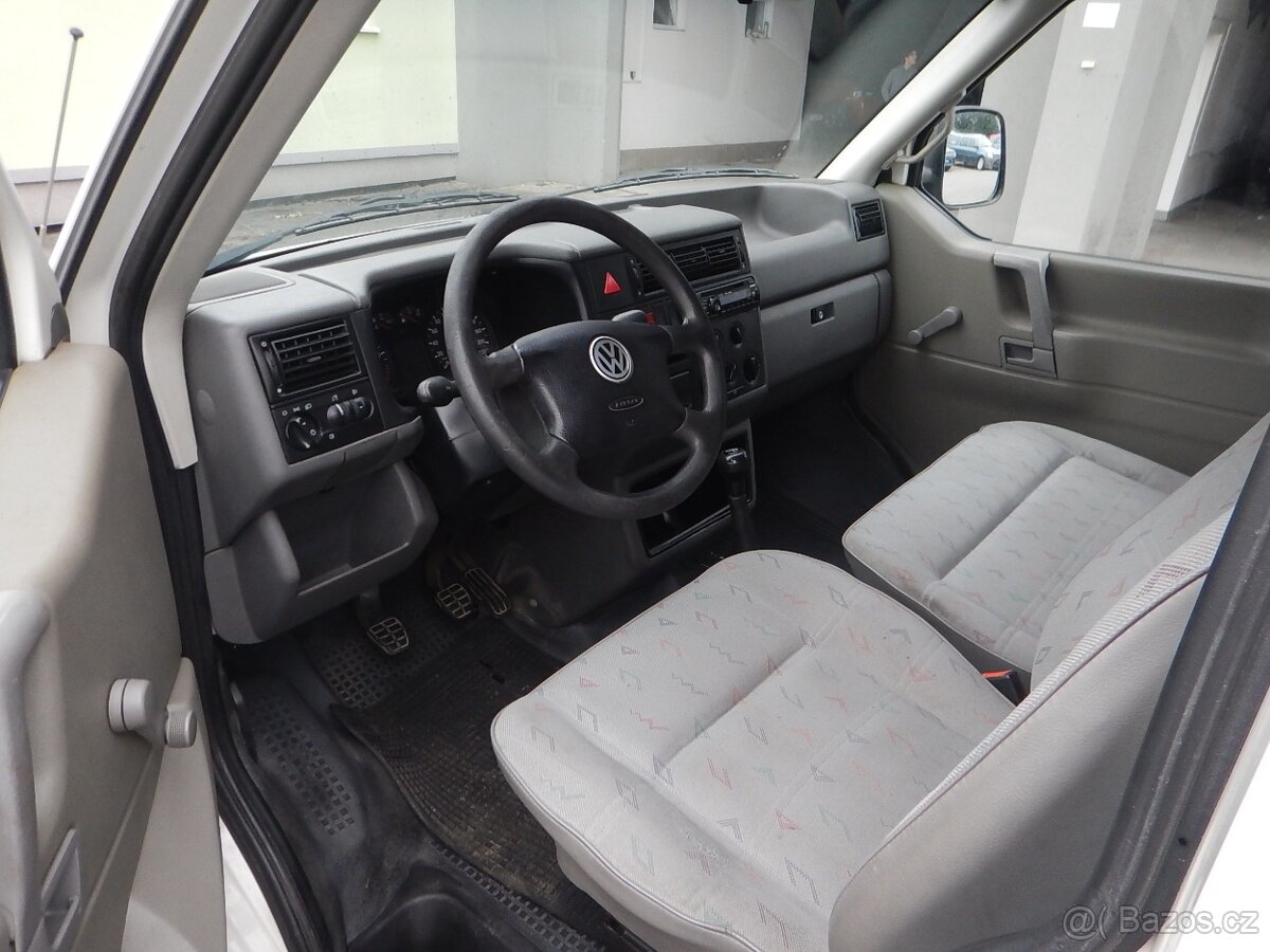 VW Transporter 2.5 TDI, BUS, 9 MÍST, TAŽNÉ - 9