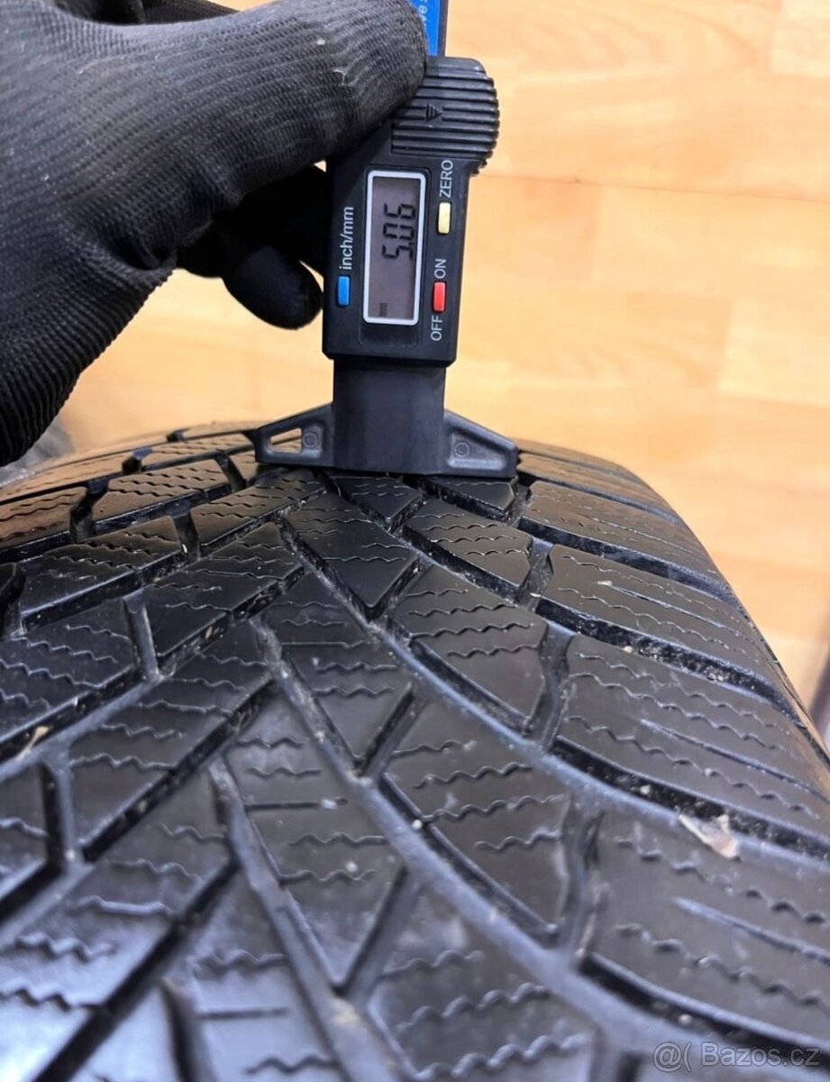 Zimní pneu 215/65/17 - 9