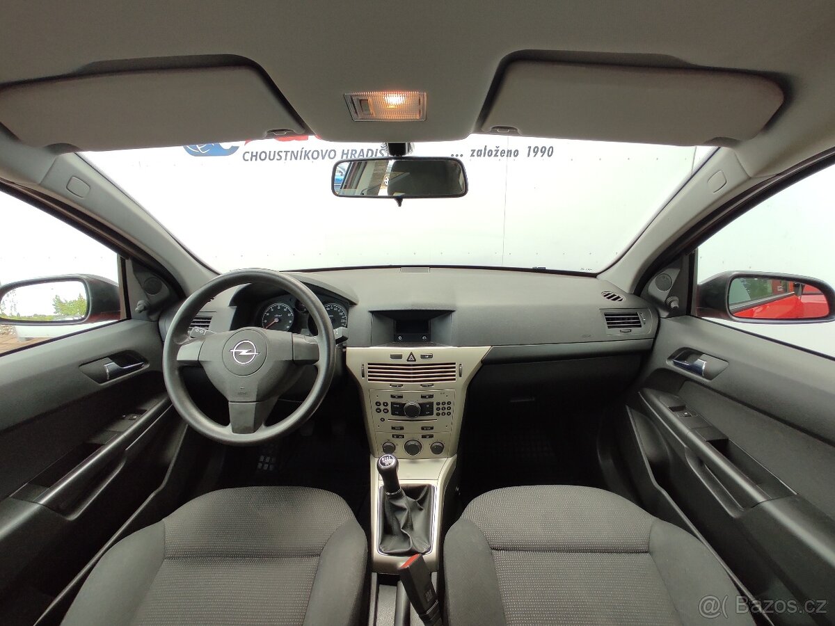 Opel Astra Combi 1.4 / 66 kW ČR 1.MAJ. JEN 48 tis. km - 9