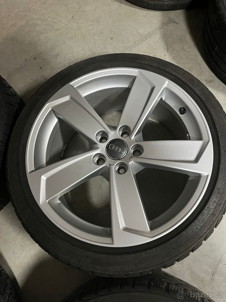 Kompletní sada Audi A3 R18 zimní - 9