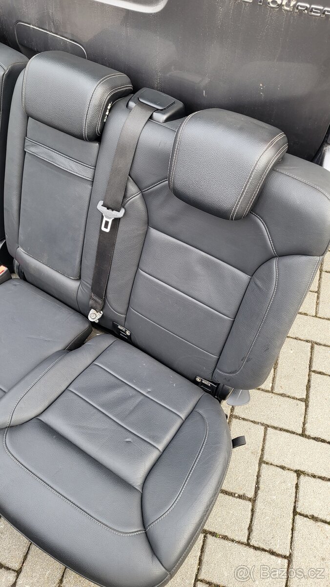 Mercedes GLE sedacky - 9