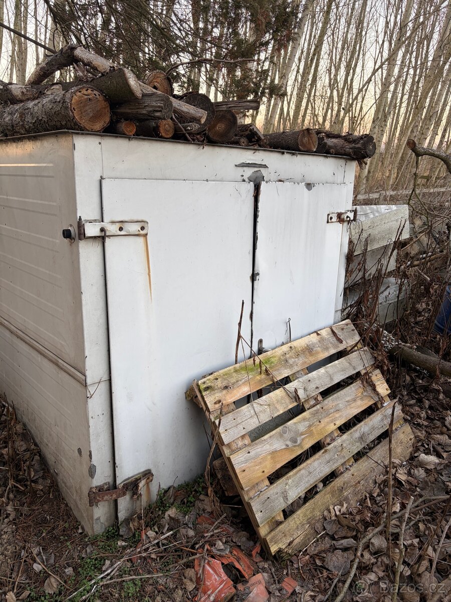 Prodám skříň na Multicar m25 - 9