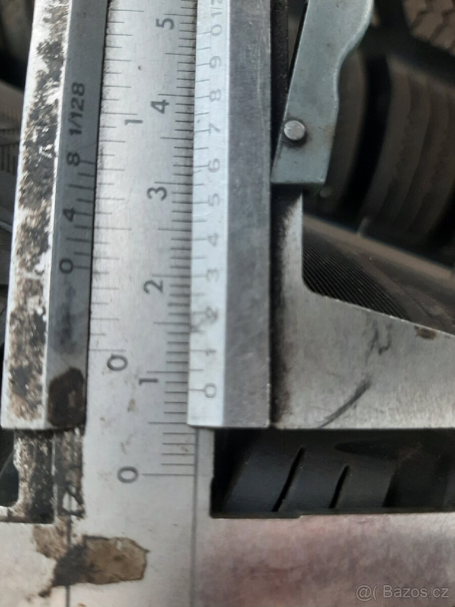 Zimní pneu 235/45r19 - 9