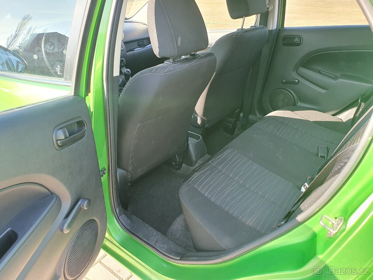 Mazda 2 1.3i nová stk - 9