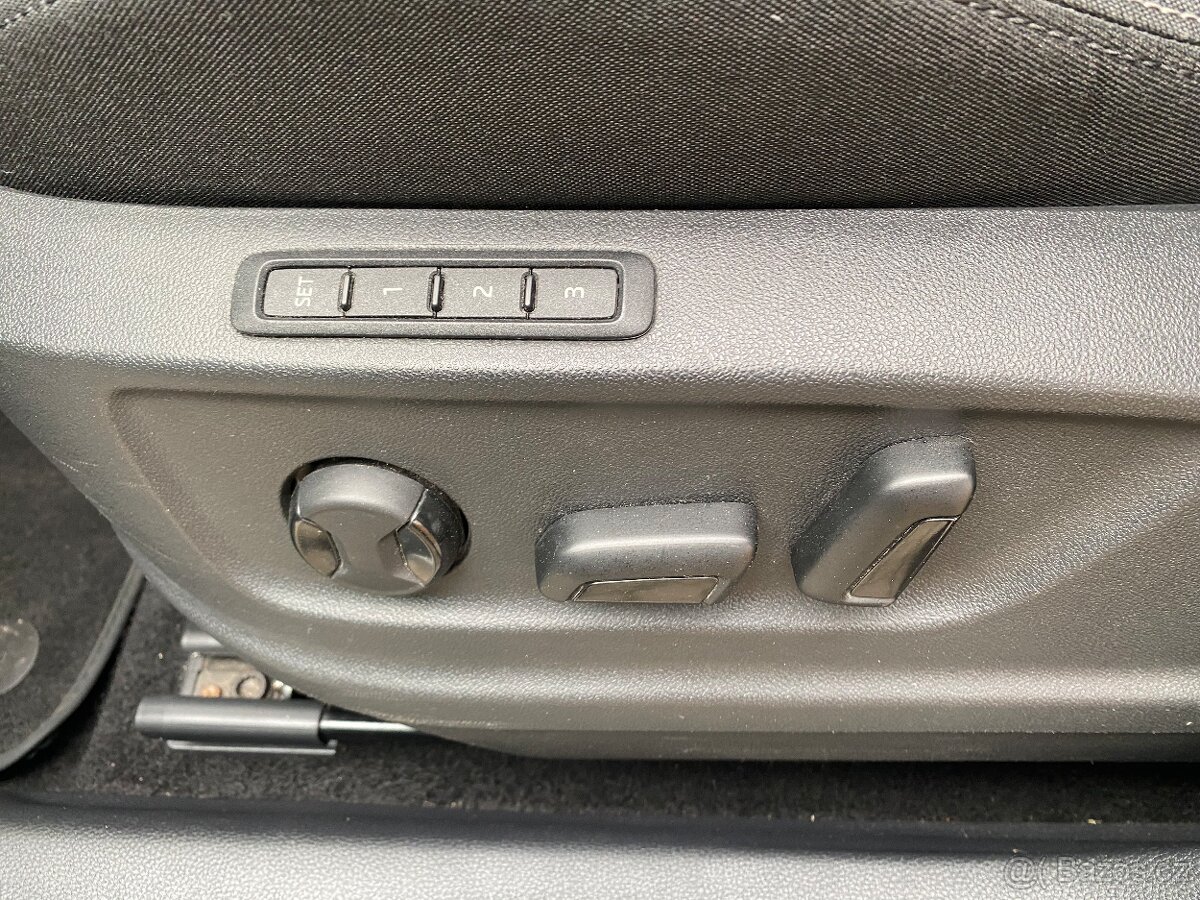 Karoq 2.0 tdi DSG max výbava 2021 - 9