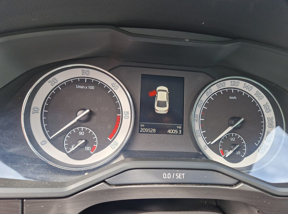 Pronájem Superb 2021 Taxi Bolt Uber 2.0 TDI automat - 9