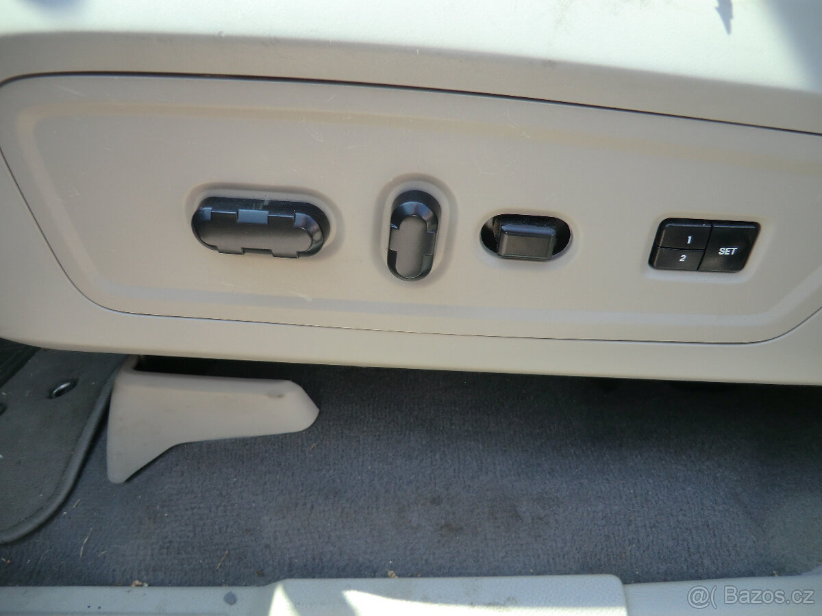 Lincoln Navigator, 5,4L V8 LPG AUTOMAT 7 MÍST TZ - 9