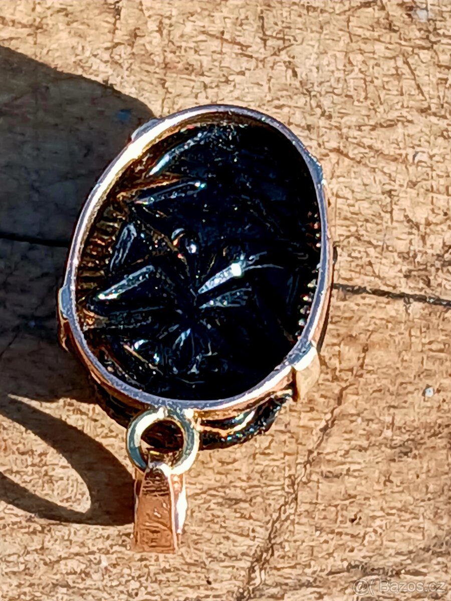 Zlatý přívěsek Skarab - 9