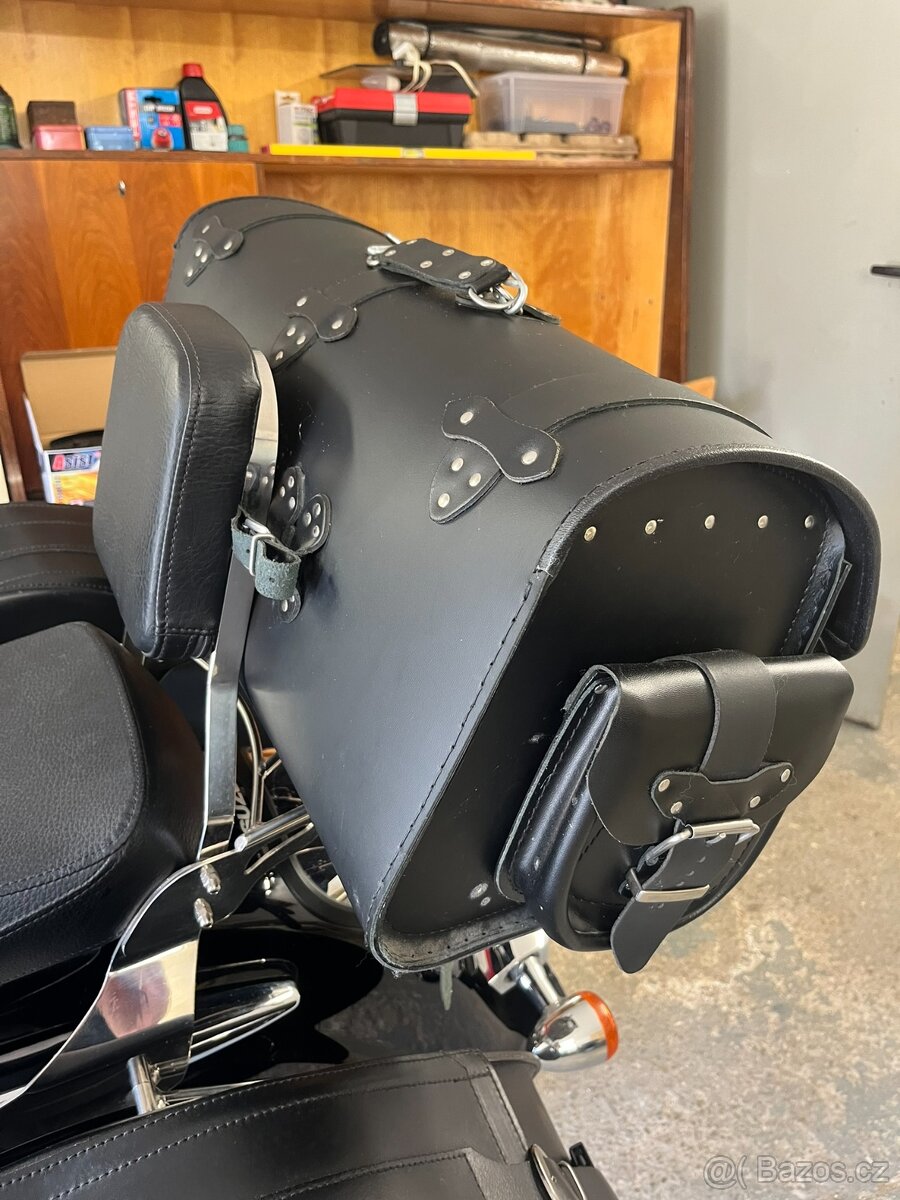 Suzuki C800 Intruder - 9