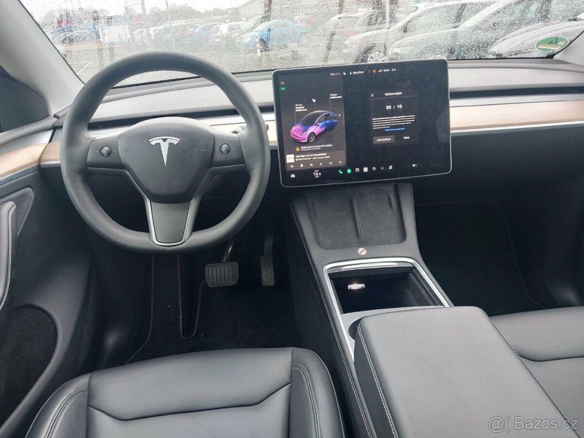 🔋 Tesla Model Y Long Range RWD (2024) - 9