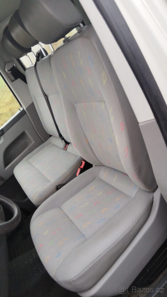 VW Transporter t5 2.5 TDI, 4x4 , 6míst , naj. 182 000 km - 9