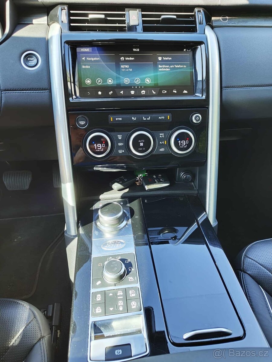 Land Rover Discovery 3.0L TD6 HSE Luxury AWD A/T - 9