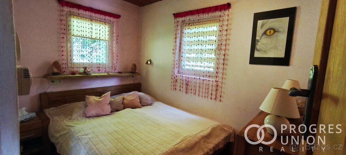 Nabízíme k prodeji krásnou chatu u přehrady Bystřička - 9