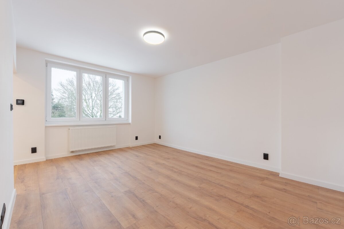 Prodej bytu 2+1 50 m² Sídliště, Krupka - 9