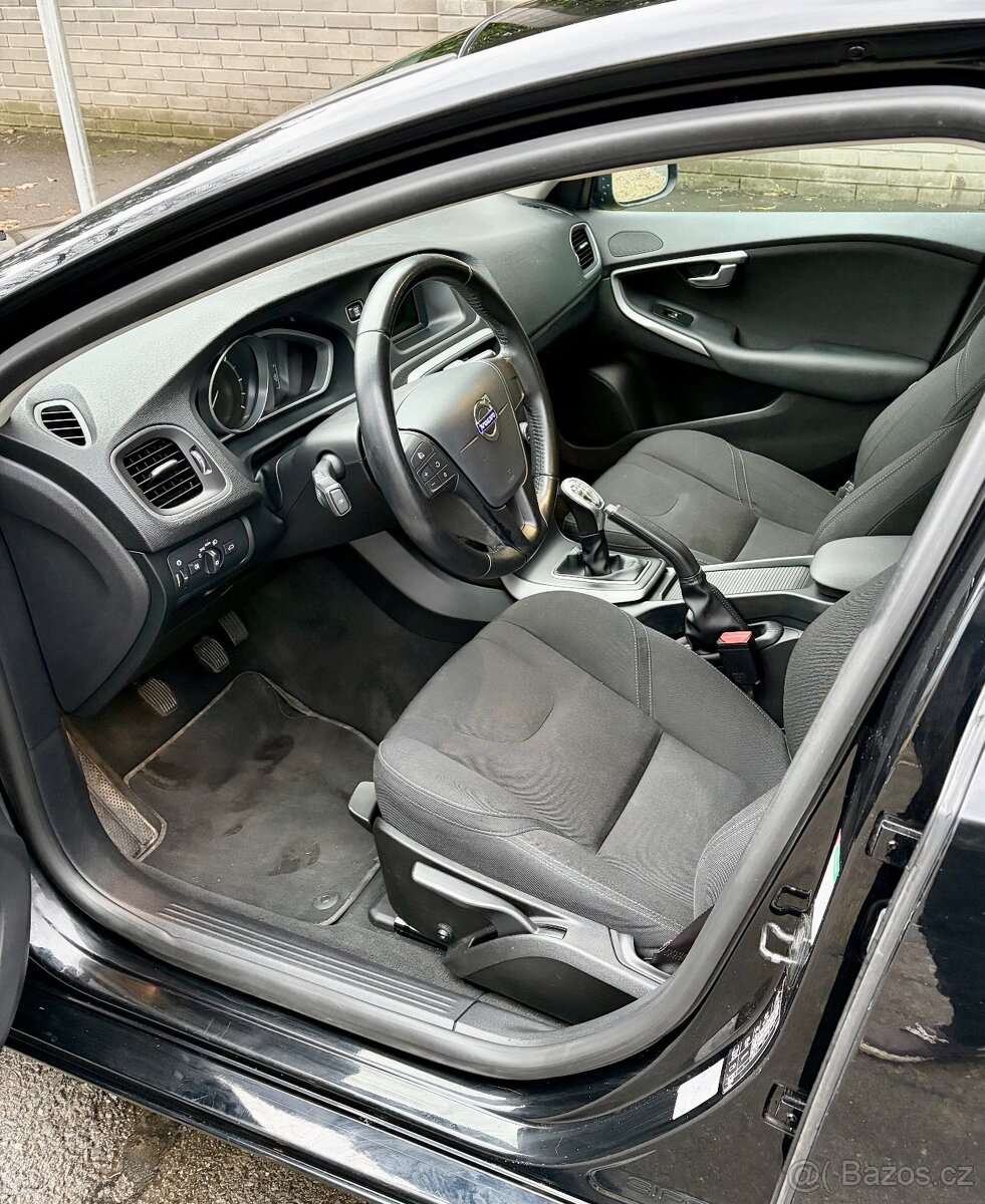 Volvo V40 D2 - 9