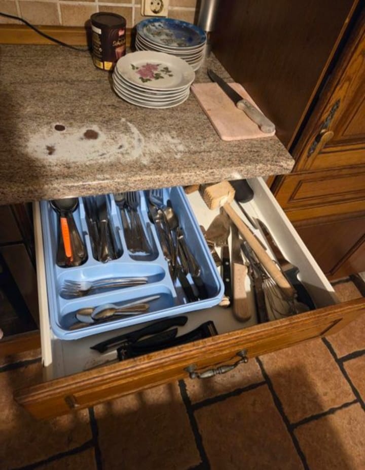 Rustikální linka tmavý dub masiv se spotřebiči,5552 - 9