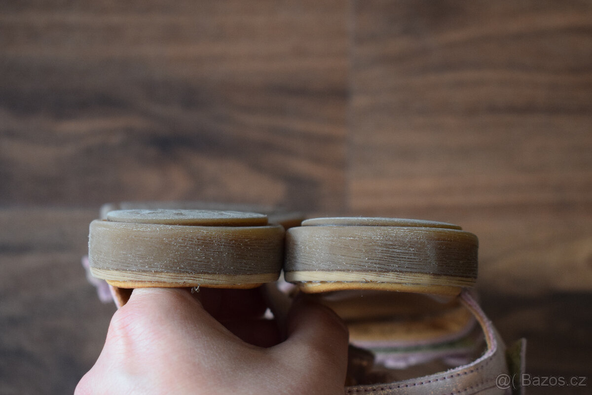 Třpytivě růžové sandále Froddo vel. 31 - 9