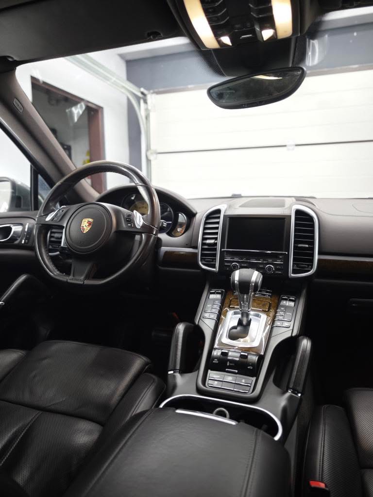 PORSCHE CAYENNE 3.0 TDI 180 kW | ČR | 2. MAJITEL - 9