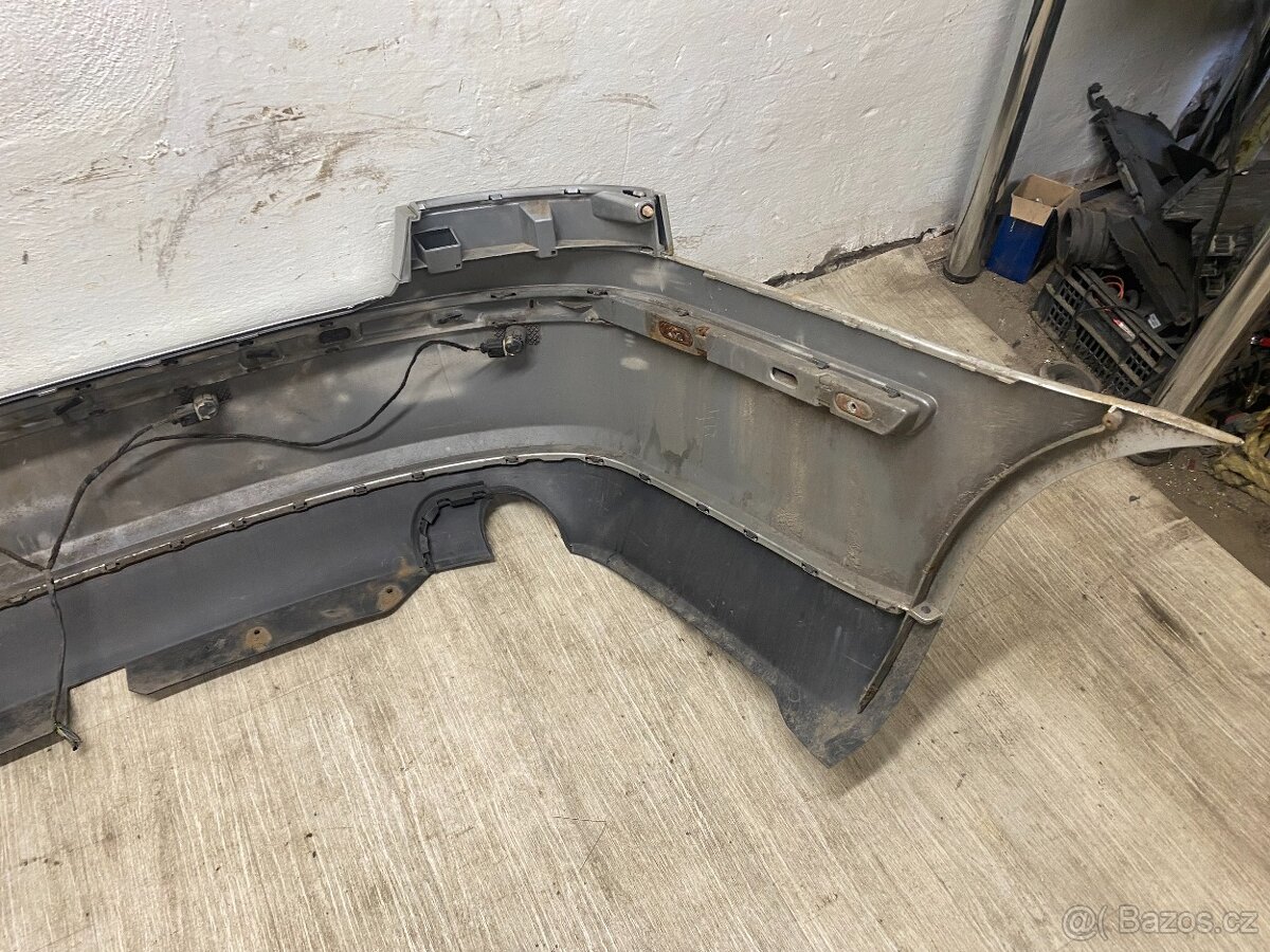 ŠKODA OCTAVIA 2 04-08 - ZADNÍ NÁRAZNÍK S PARK. SENZORY 9102 - 9