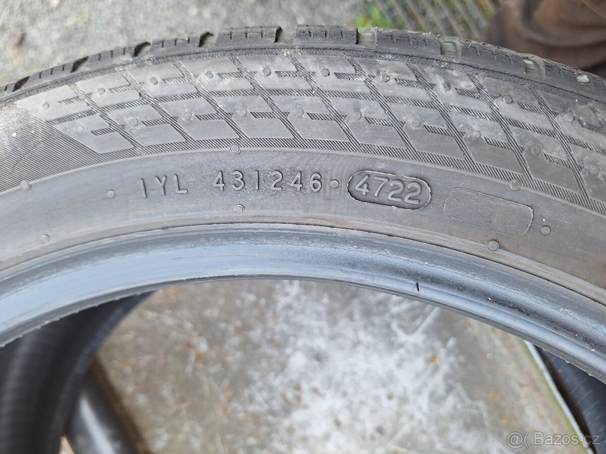 Zimni pneu 235/45 r18 - 9