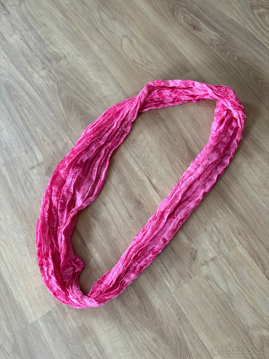 Nejrůznější kusy oblečení - 9