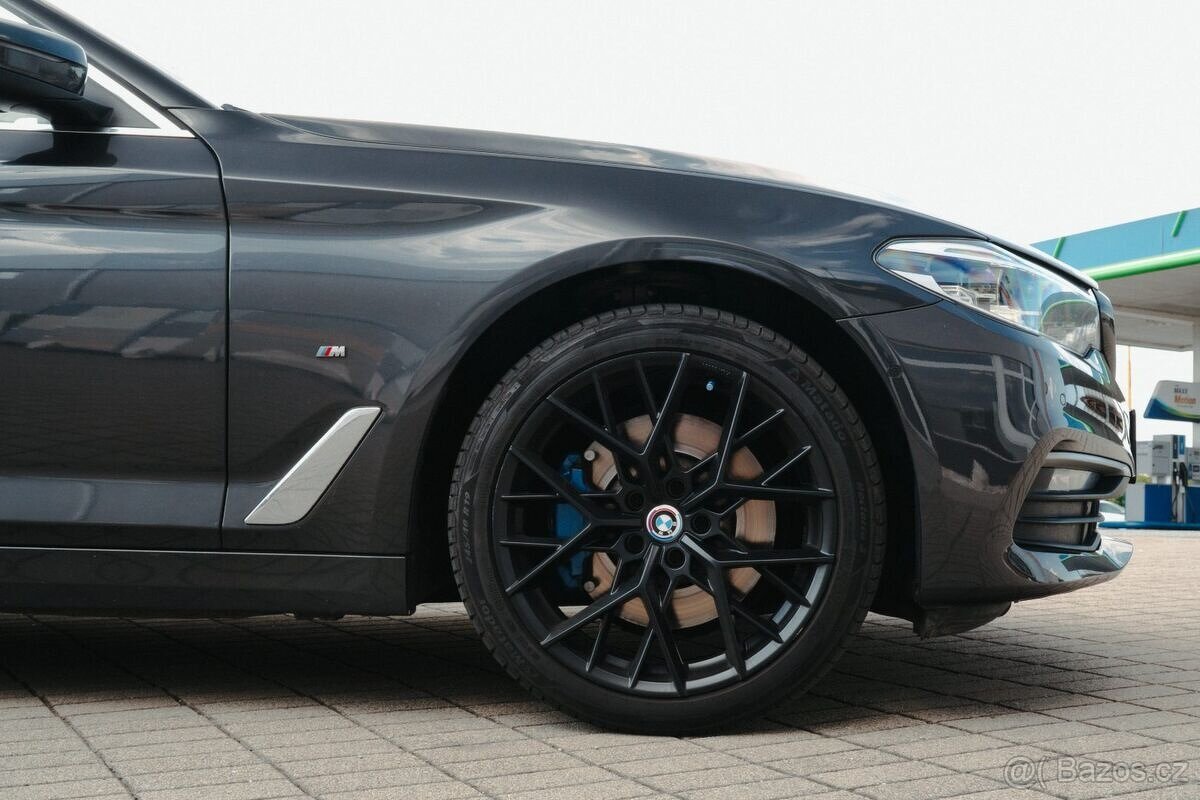 BMW 530d xDrive Touring - 9