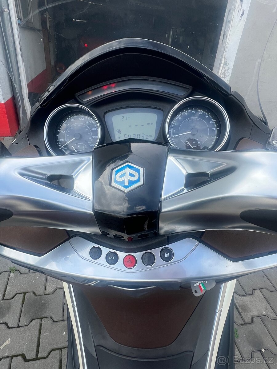 Piaggio X10 500 Executive ABS - 9