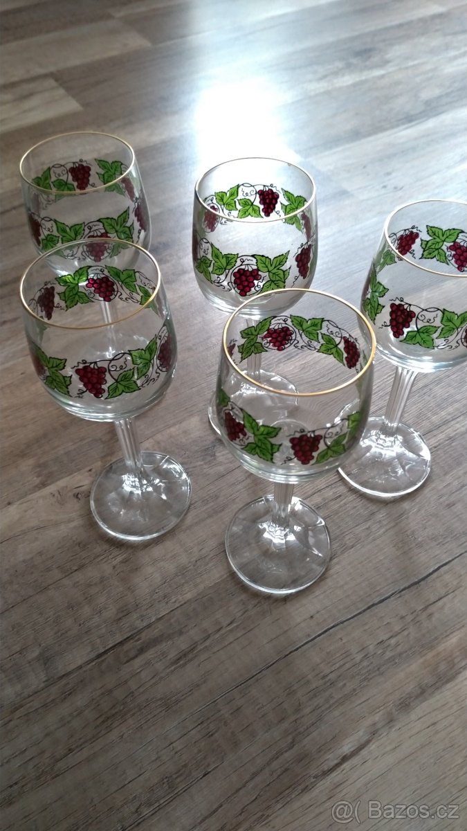 Skleničky na víno a likér - 9