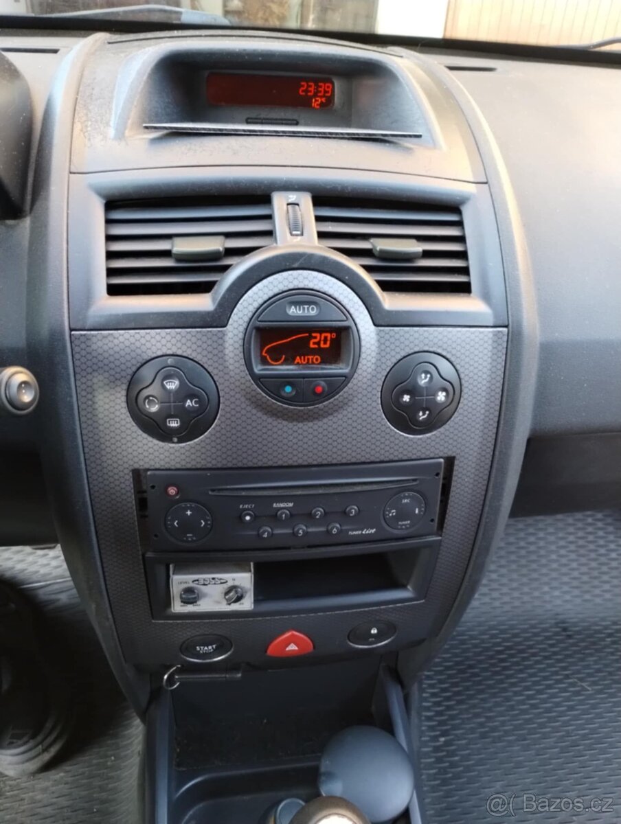 Renault Megane - 9