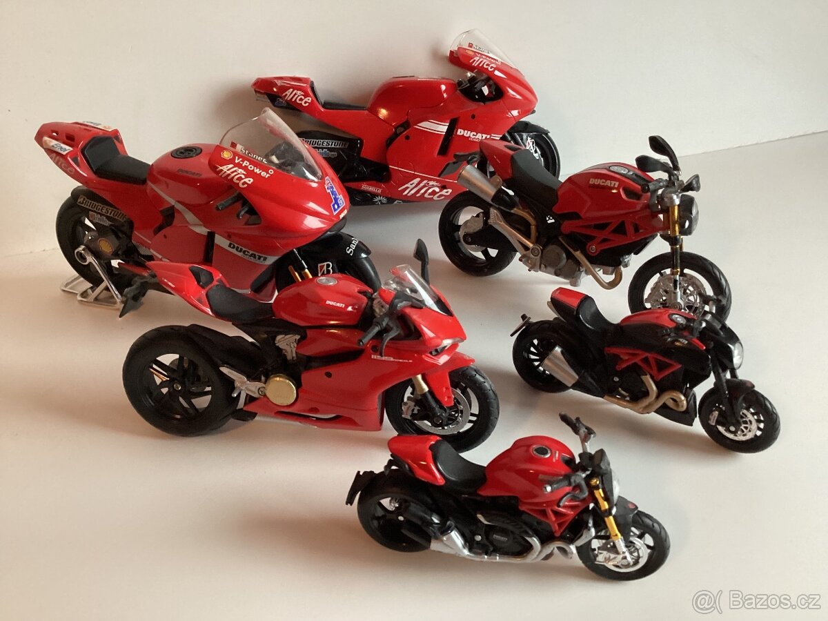 Set motorek Ducati - 9