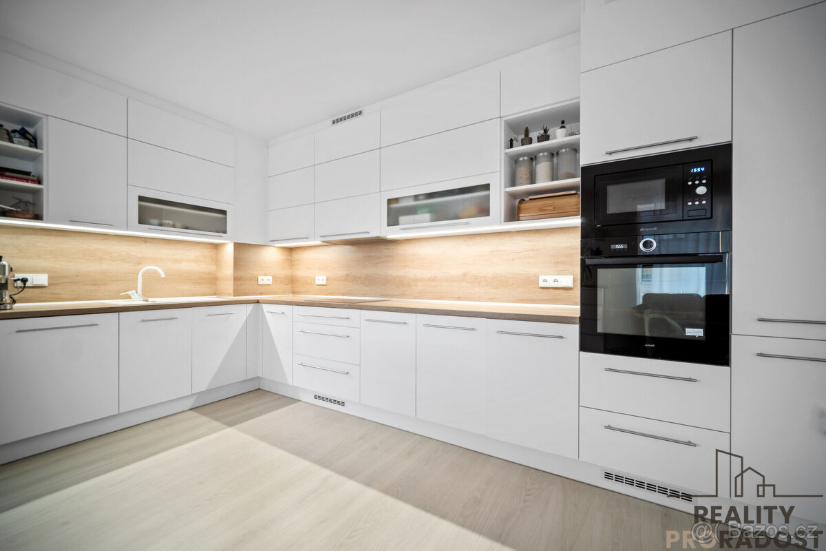 Prodej bytu 3+kk, 141 m2, Hradec Králové - 9