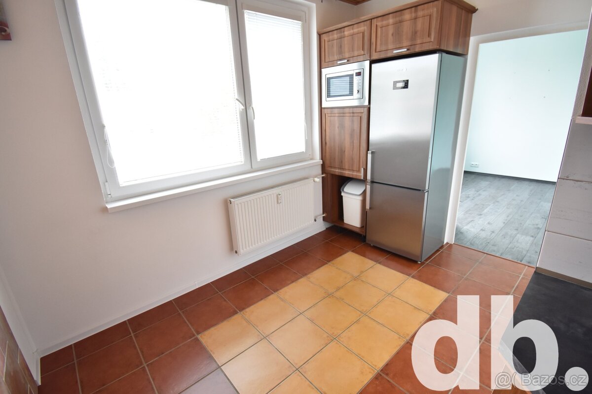 Pronájem byty 3+1, 62 m² - Karlovy Vary - Stará Role - 9