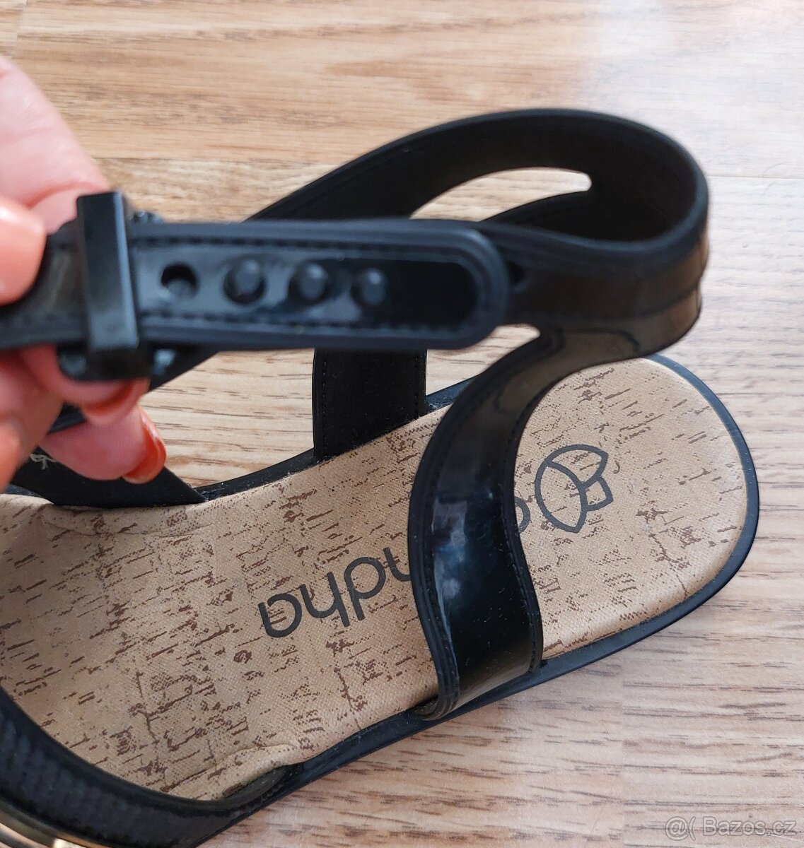 NOVÉ Dívčí sandále velikost 35/36 - 9