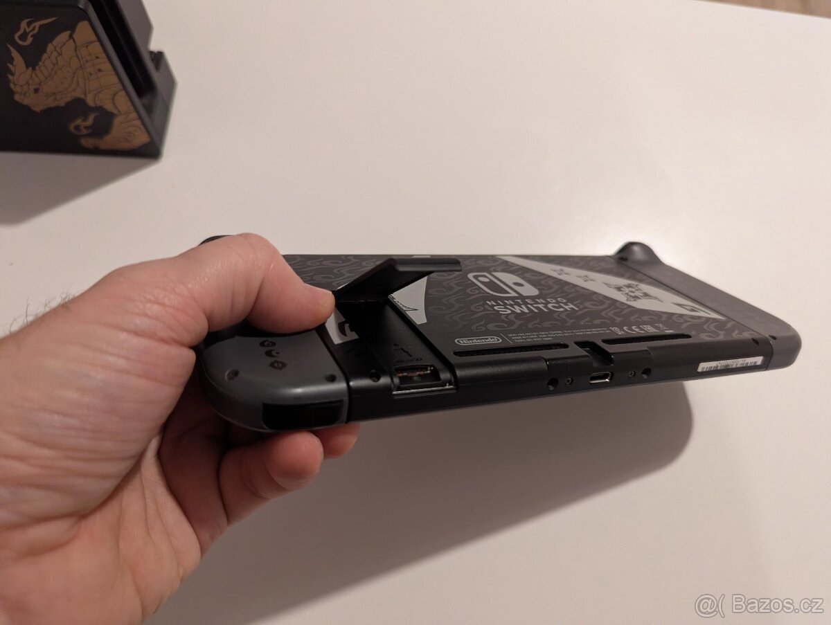 Nintendo Switch Konzole - Spec. edice Monster Hunter Rise - 9