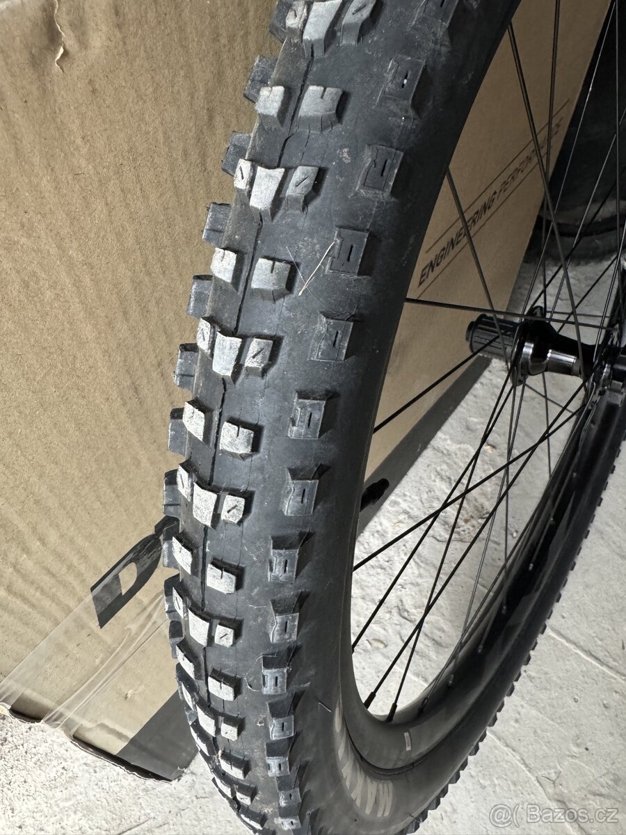 Zapletená kola Giant AM - 9