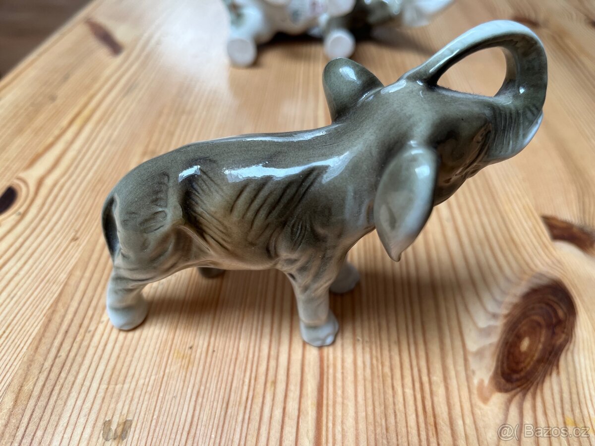 Sada tři porcelánových slonů - 9