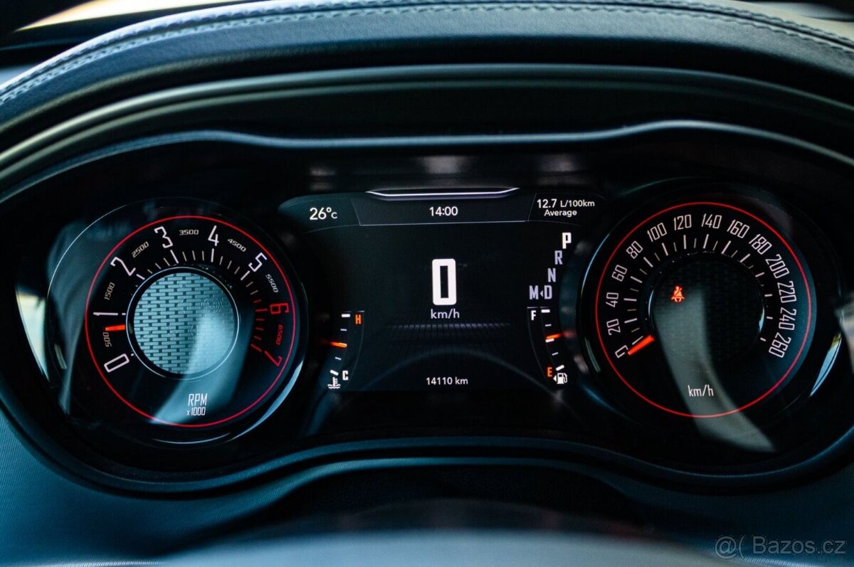 Dodge Challenger R/T 5.7 V8 / TOP STAV - 9