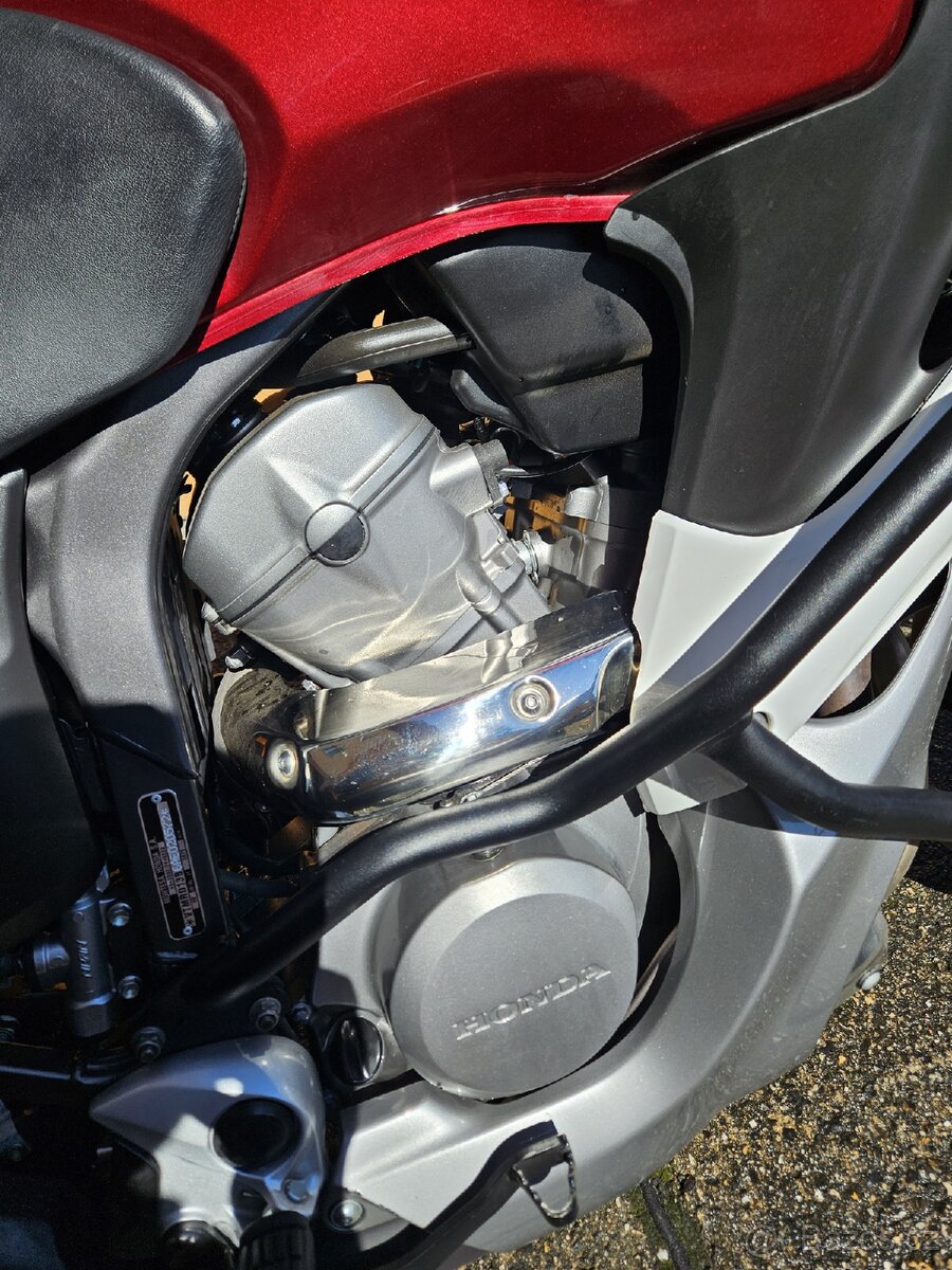 Honda transalp xl700va - 9