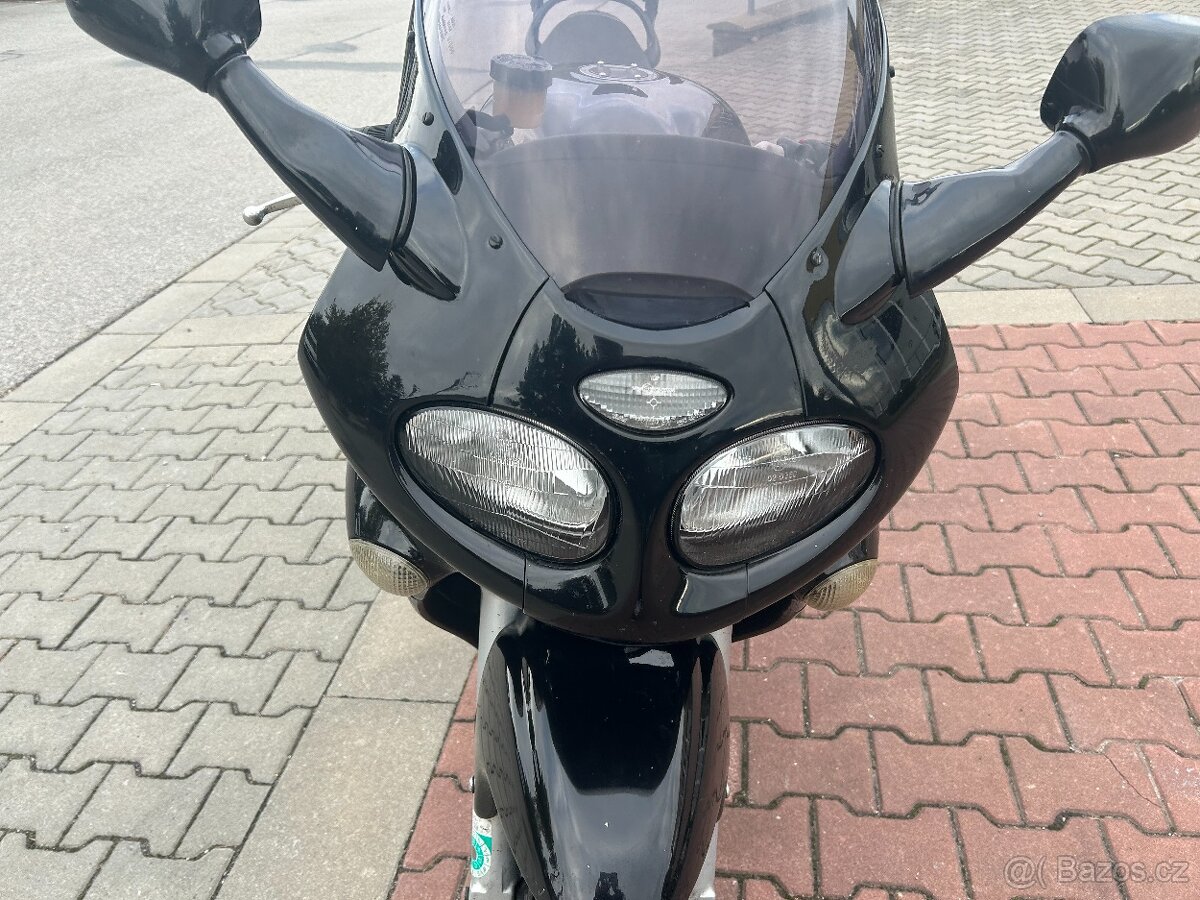 Triumph Sprint ST 955 2000 - 9