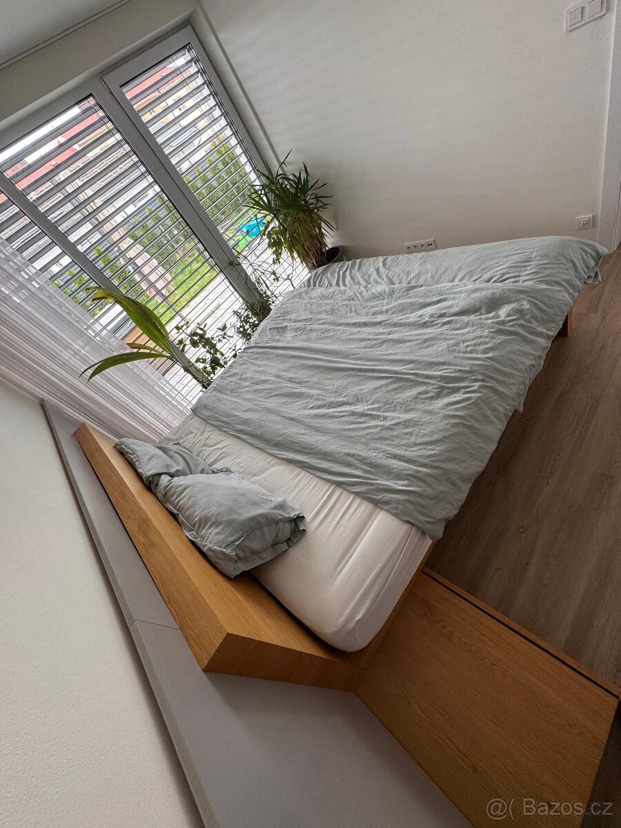 Postel z dubového masivu - 9