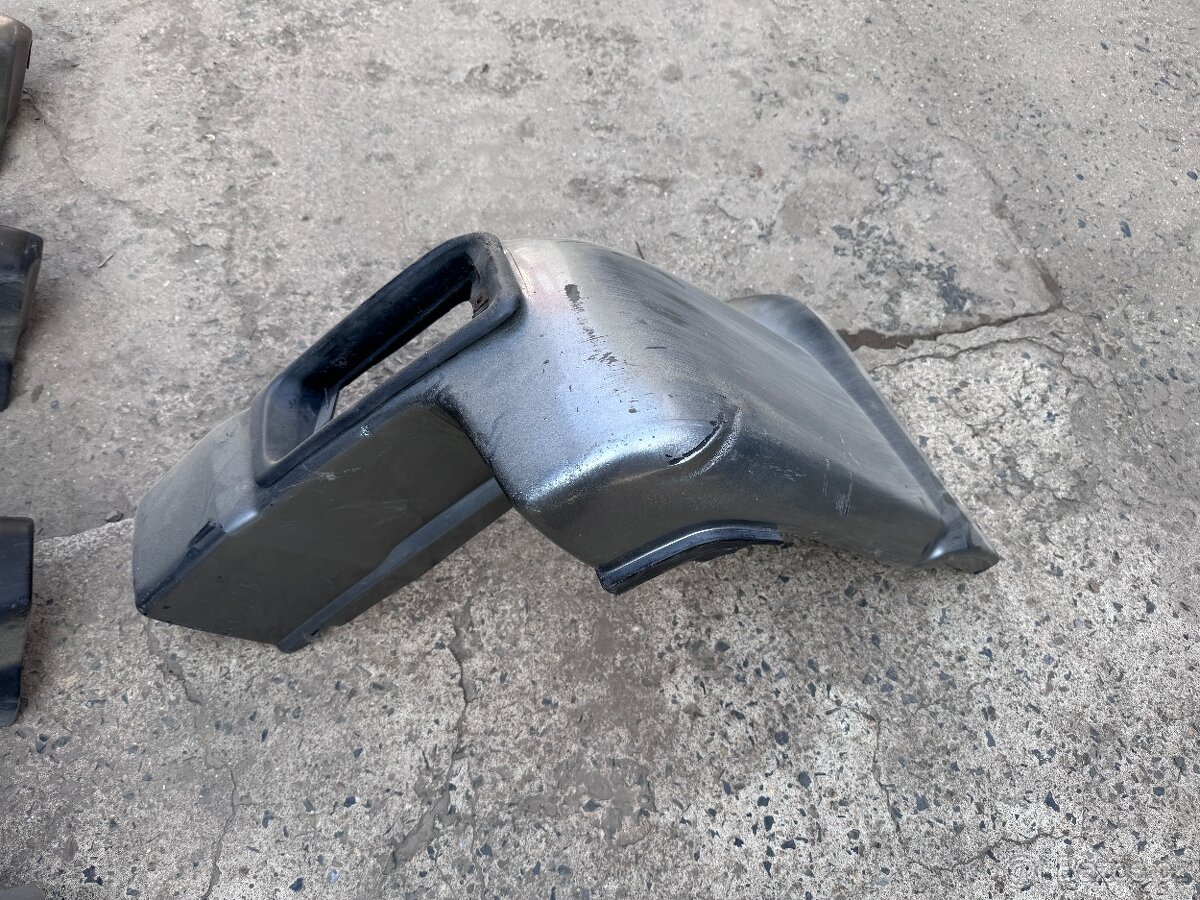 Nissan Patrol Y61 Plastové lemy , zadní nárazník , výztuha - 9