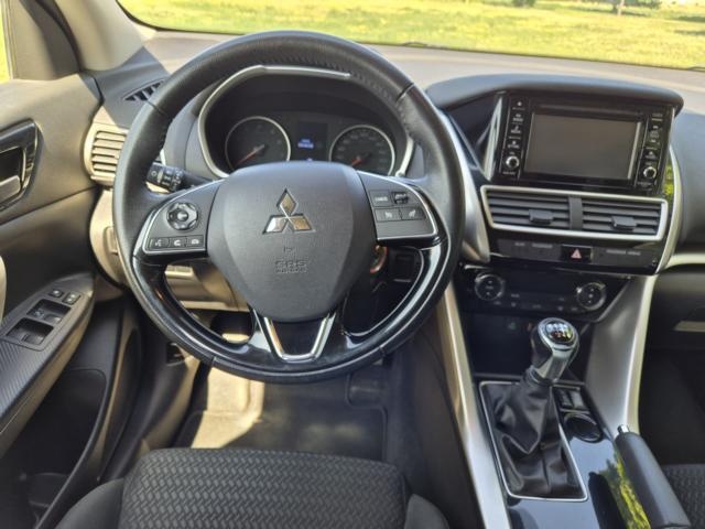 Prodám Mitsubishi Eclipse Cross 1.5 T 120kW - KOUPENO V ČR - 9