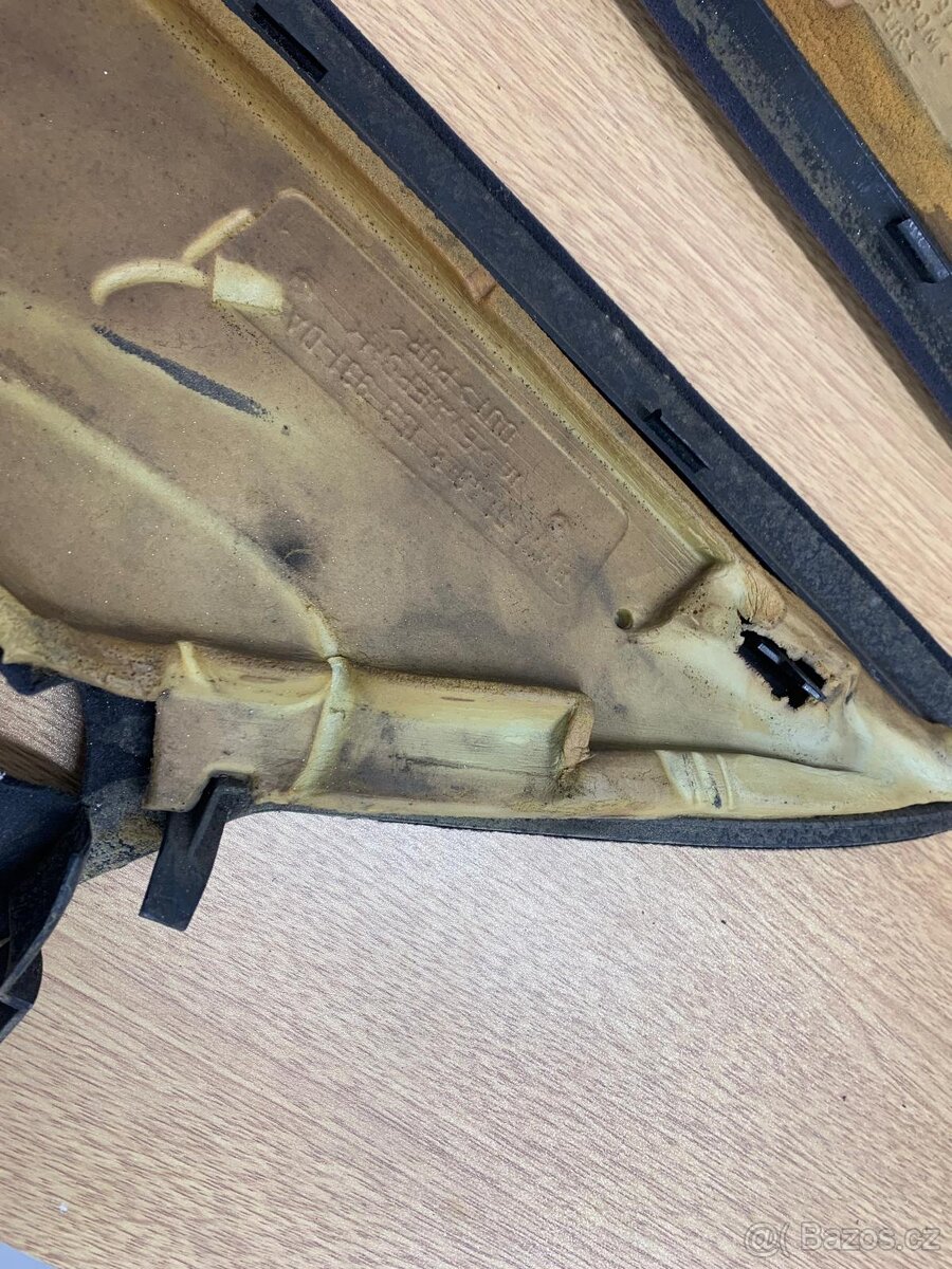 BMW E36 díly - blinkr, lišta, stabíky, c-sloupky - 9