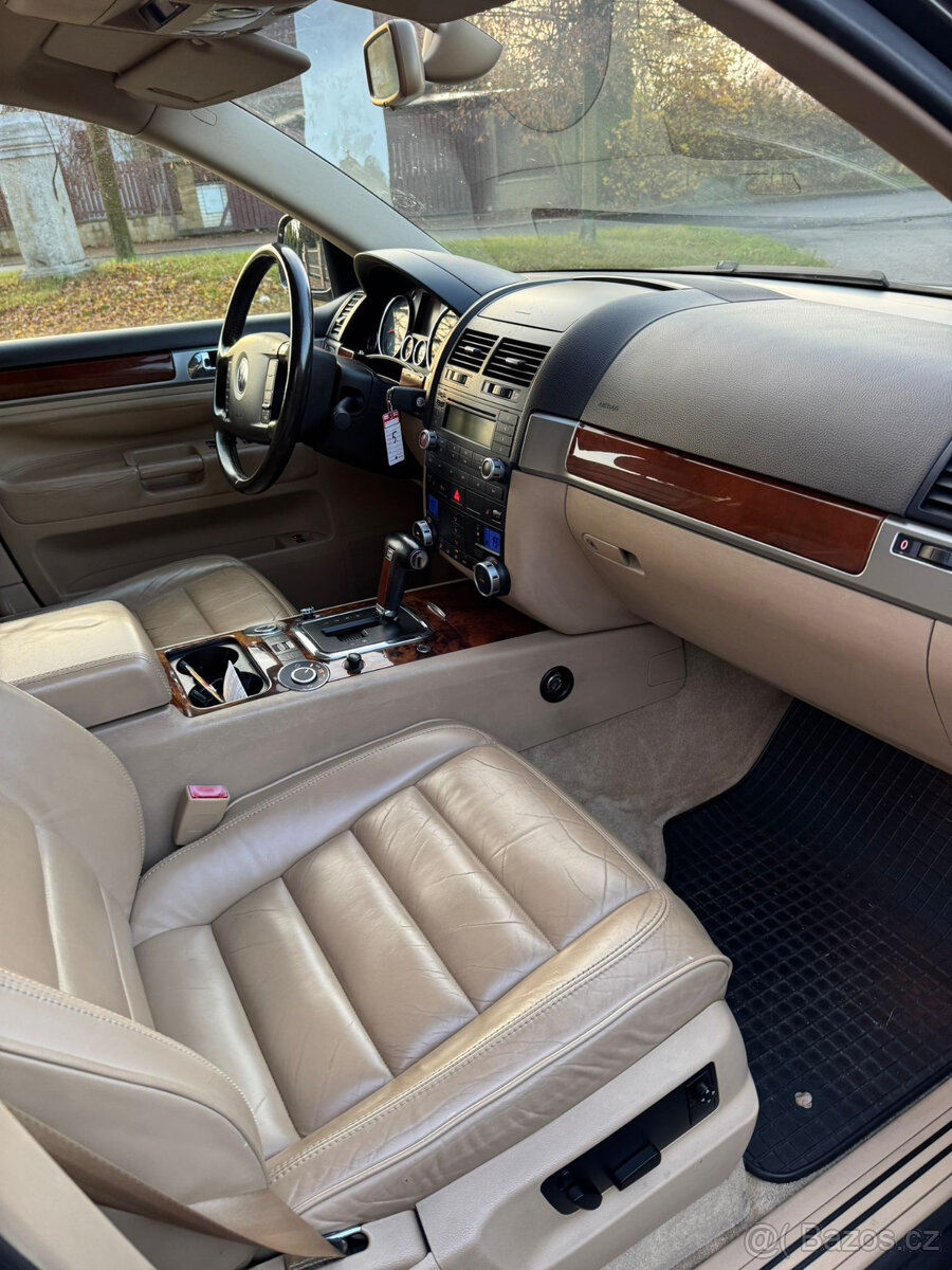 Volkswagen Touareg 2.5 TDI – 1. majitel, perfektní stav - 9