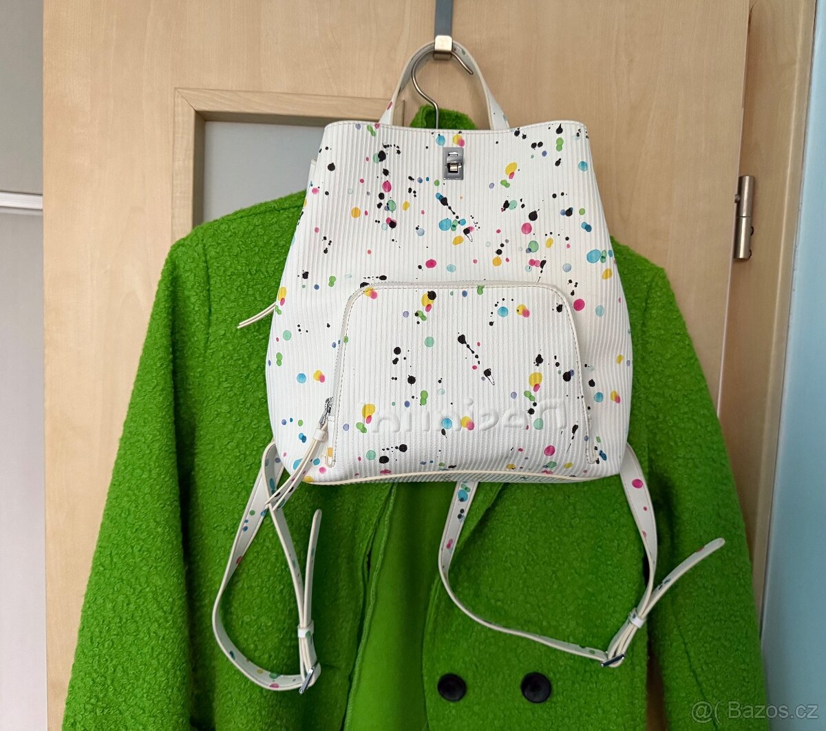 Dám. bílý batoh Desigual, sleva 1.699 Kč. - 9