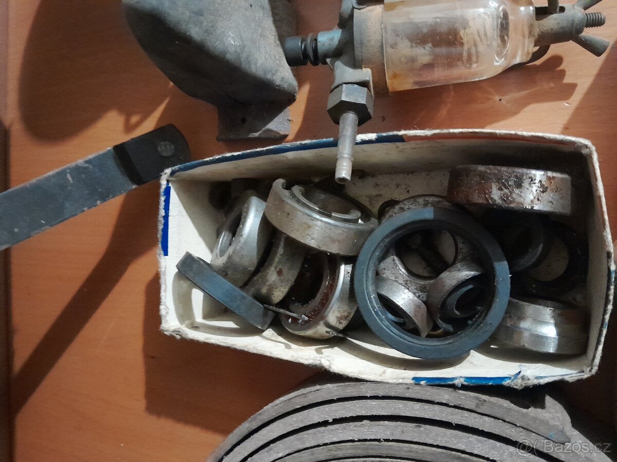 Gaz 21,24,Škoda náhradní díly - 9