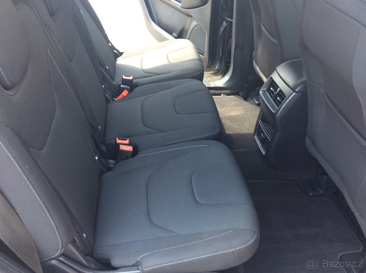 FORD S-MAX - 9