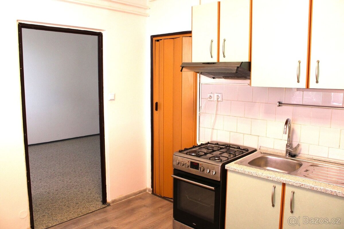 Pronájem bytu 2+1 Louky, Jarošov - 9