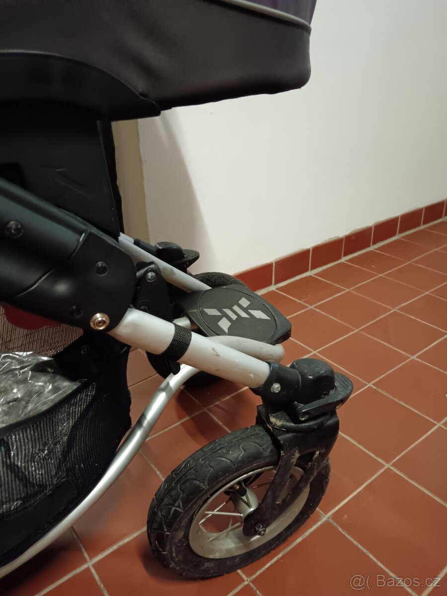 Zachovalý kočárek - 9