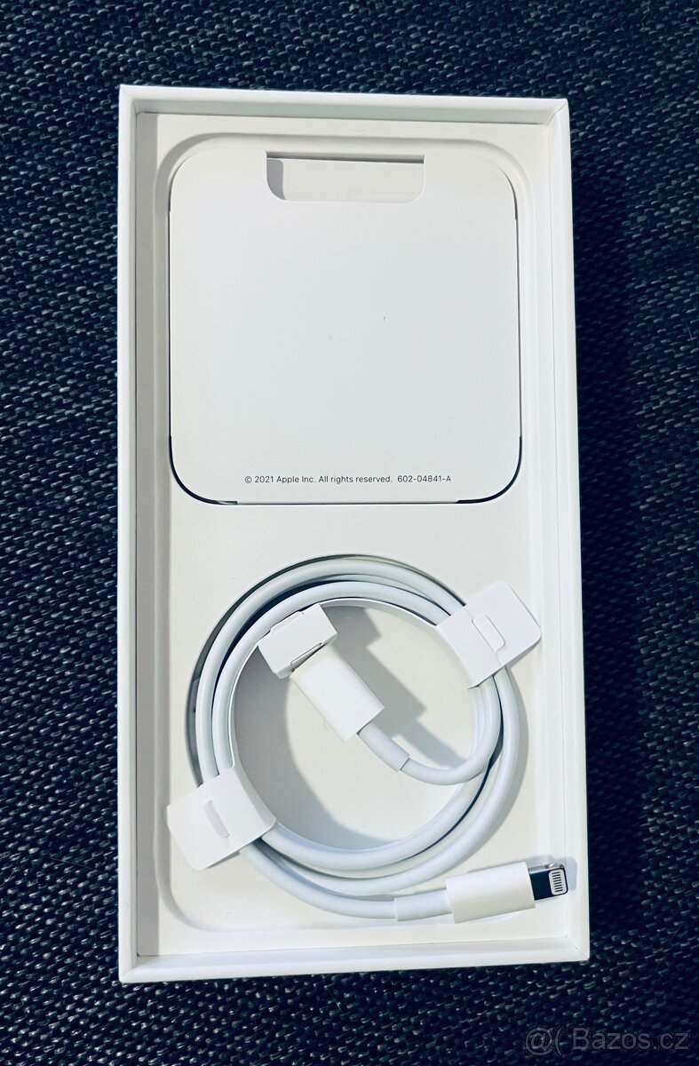 iPhone 13 - 128GB - 9